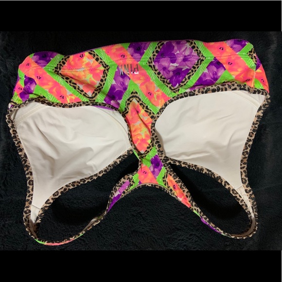 PINK Victoria’s Secret sports bra with push up - Picture 2 of 2